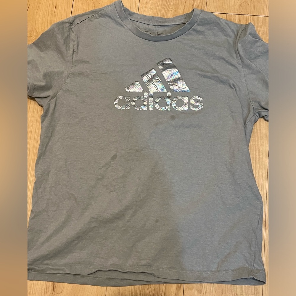 🌼 Adidas Tee
